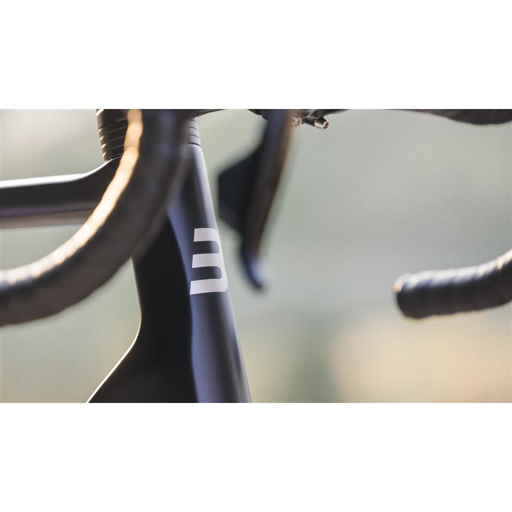 Italienische Klassik BASSO Astra Disc Sram Rival eTap AXS Microtech MrLite